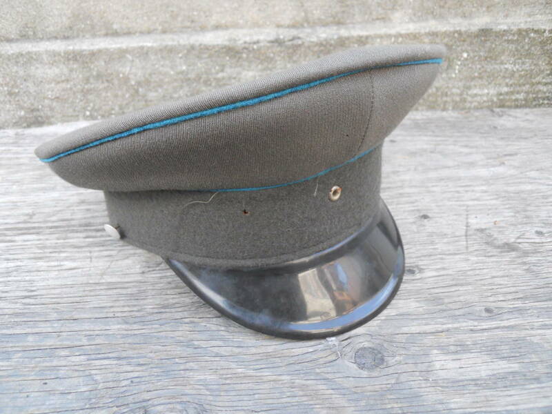 M8526 東ドイツ軍 制帽 57 1856D ビンテージ 横25.5cm 奥26cm 高14.5cmゆうパック80サイズ(0405) 