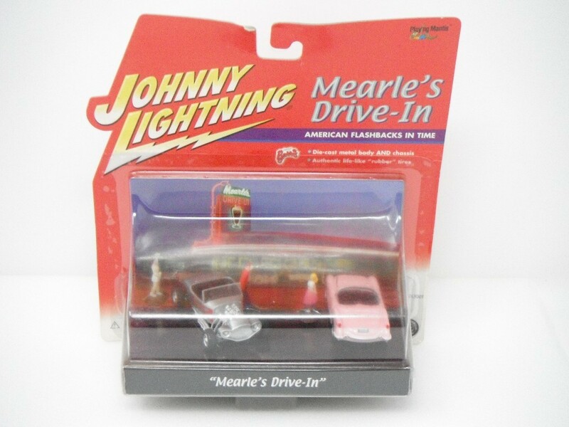 JOHNNY LIGHTNIGジョニーライトニング 1/64 AMERICAN FASHBACKS IN TIME ”Mearle's Drive-In” フィギュア付ミニカー