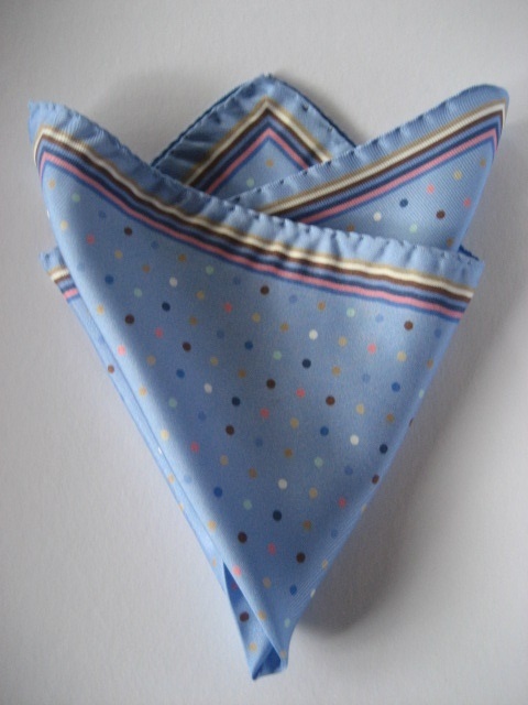 【Personality】(パーソナリティ) ポケットチーフ (イタリア製) Silk(絹)100％ ブルー 水玉 ハンドメイド 未使用品