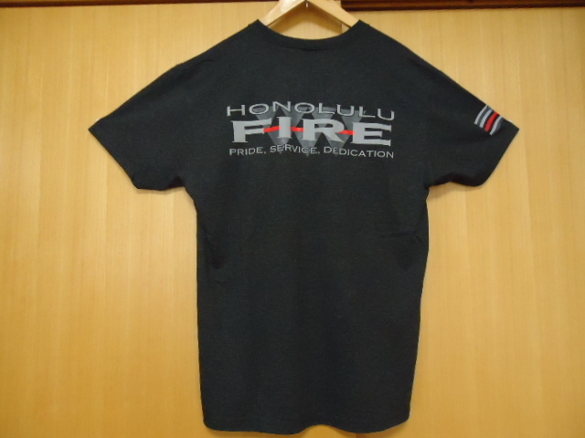 即決　ハワイ　HFD　ホノルル　消防士　スタッフ　Ｔシャツ　黒・グレー斑色　Ｌ