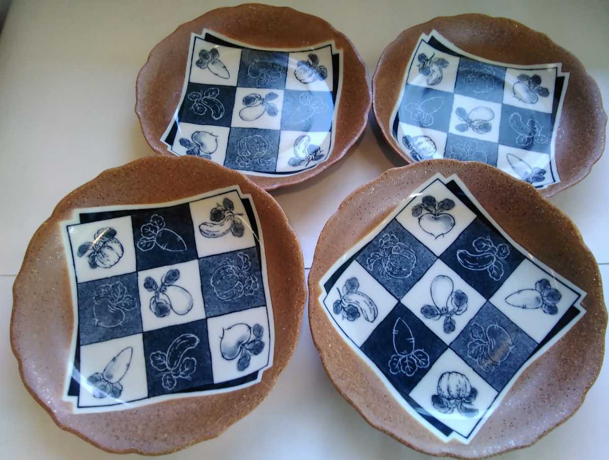 ※茶色 野菜絵柄 ◆平小鉢 皿 ４客揃え◆（大根、茄子、かぶ、人参、南瓜、etc）φ19cm 陶器 未使用