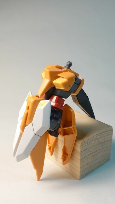 HG 1/144 アリオスガンダム (機動戦士ガンダム00)　胴体※シール添付、スミ入れアリ　ガンプラ 完成品 ジャンク