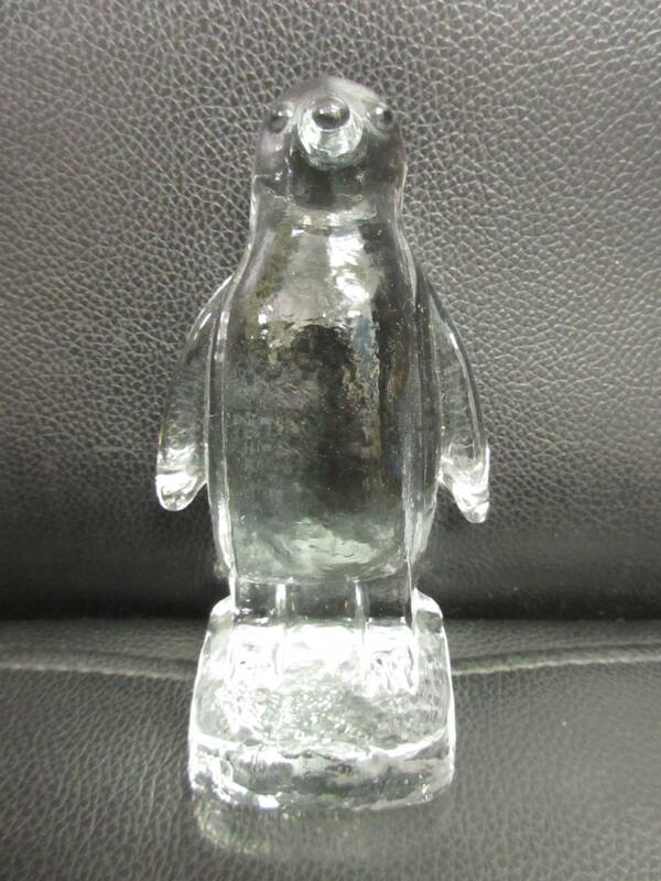 《雑貨》 北欧置物「BODA：ペンギン ペーパーウエイト スウェーデン製」 高さ：約11.1cm 彫刻・ガラスフィギュア インテリア