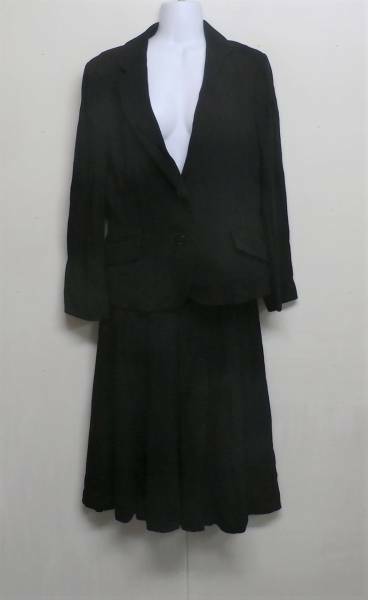 13727　◆　ヨシエイナバ ：L'EQUIPE YOSHIE INABA　黒　上下セット 　ジャケットとスカートサイズ40/38　日本製