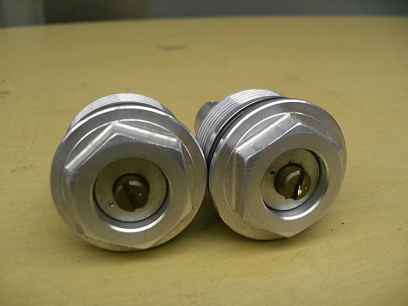 HRC　RS125　NF　フロントフォーク　35ｍｍ　トップボルトセット