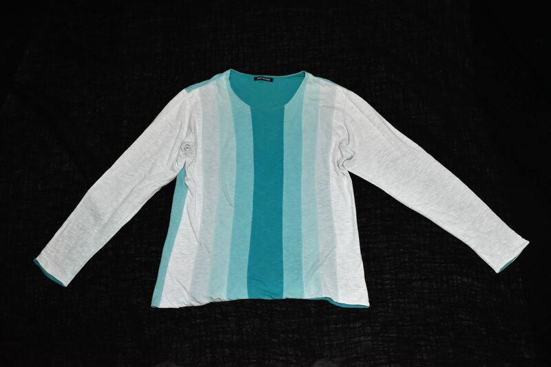★ISSEY MIYAKE★イッセイミヤケ★ライトシーグリーン・ターコイズ・グレー系のストライプデザインの厚みあるロングTシャツ２