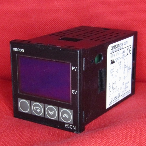 ROE5 OMRON サーマックNEO 温度調節器(デジタル調節計)【E5CN-Q2TU】制御出力1点タイプ(AC100～240V用）電圧出力(SSR 駆動用) プラグイン