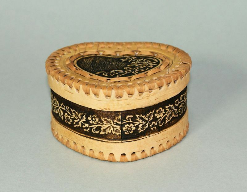 ロシア 美しいボックス 手作りの木製ジュエリーハートバーチバーク小物ボックス (Handmade)