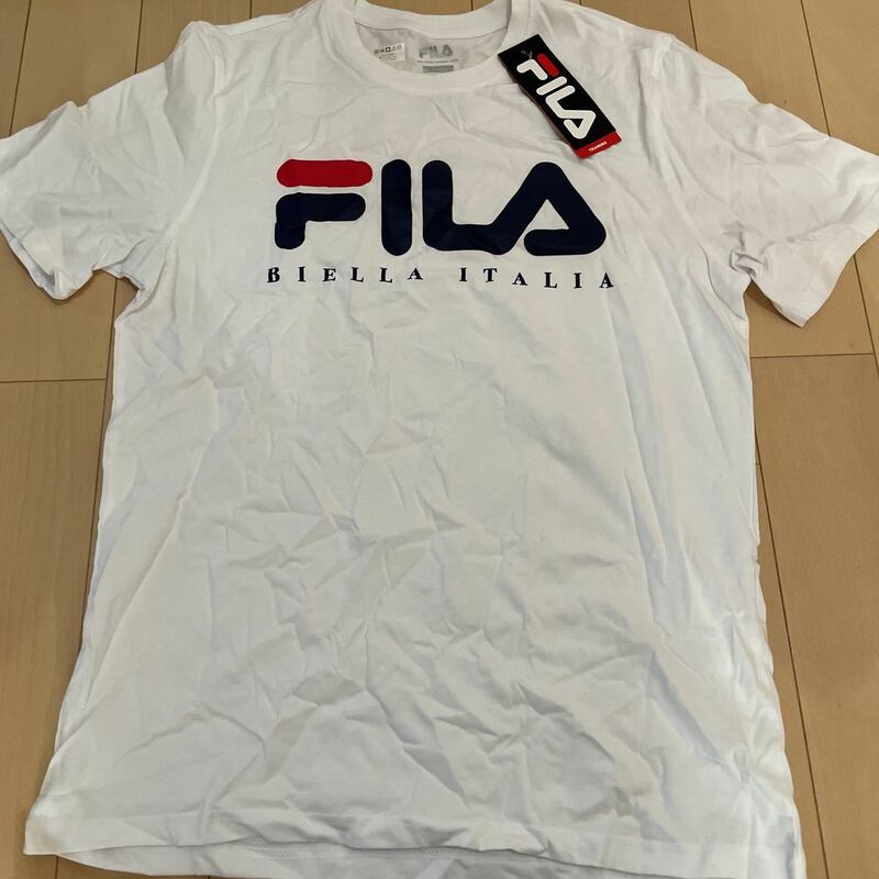 送料無料　未使用　FILA 半袖Tシャツ Mサイズ　ホワイト メンズ　ビッグロゴ