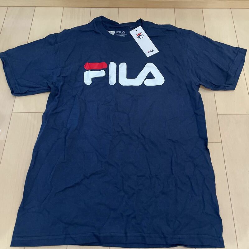 送料無料　未使用　FILA 半袖Tシャツ Mサイズ　ネイビー　メンズ　ビッグロゴ