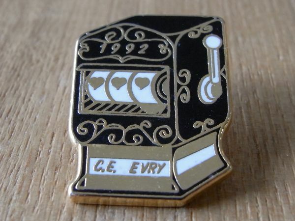 古い ピンバッジ : スロット カジノ マシン C.E. EVRY その他 ピンズ #E