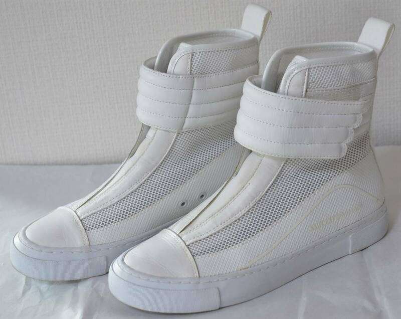 ●アルマーニ EMPORIO ARMANI● レディース 　ブーツ 　ショートブーツ 　ブーティー　オフホワイト　24㎝　きれいめ