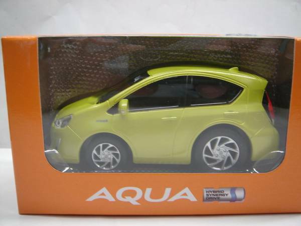 ドライブタウン・プルバックカー・トヨタ　アクア　AQUA　グリーン