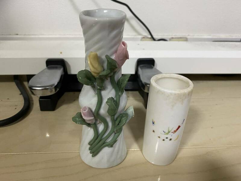 陶器　一輪挿し　花つぼみ　ミニ花瓶　２個セット