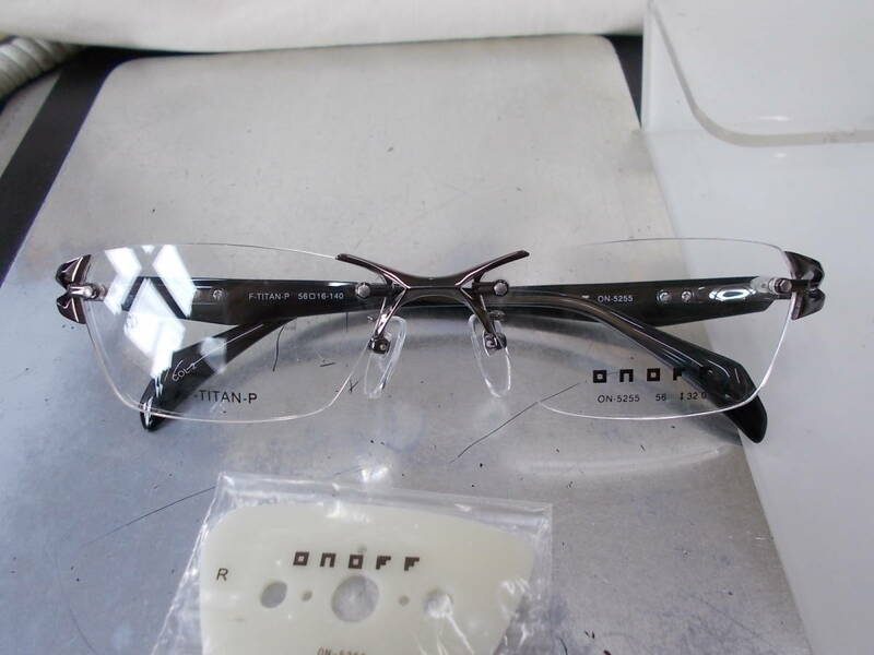 ONOFF オノフ 超かっこいい眼鏡フレーム ON-5255-2 ツーポイント リムレス デザイン お洒落 チタン