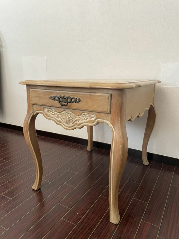 アメリカ家具♪シャビーシックなペンシルバニアハウスのサイドテーブル フレンチ ナイトテーブル 猫脚 Pennsylvania House