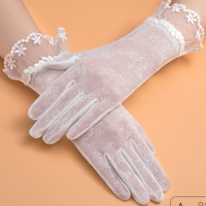 レディース UVカット日焼止め　レース花飾り手袋（F05A)白