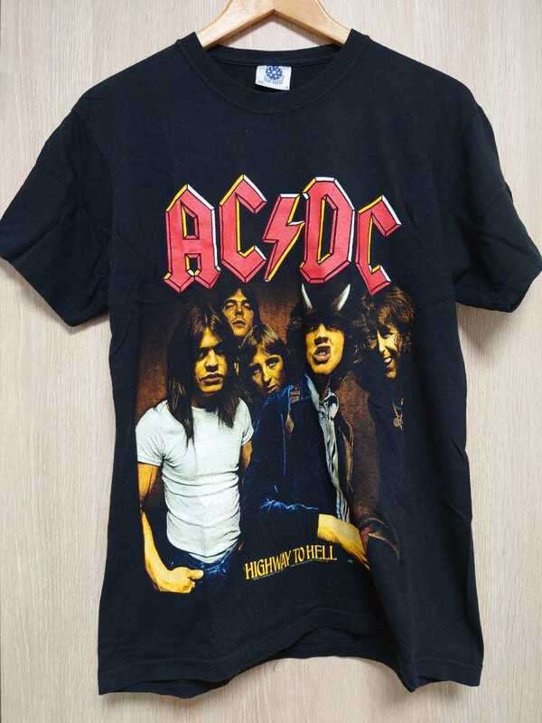 AC/DC バンドTシャツ HIGHWAY To HELL アルバムジャケットフォトプリント エーシーディーシー　ブラック S フェスに