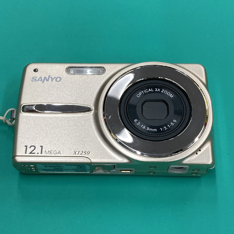 サンヨー SANYO デジタルカメラ DSC-X1250 ジャンク品 R00099