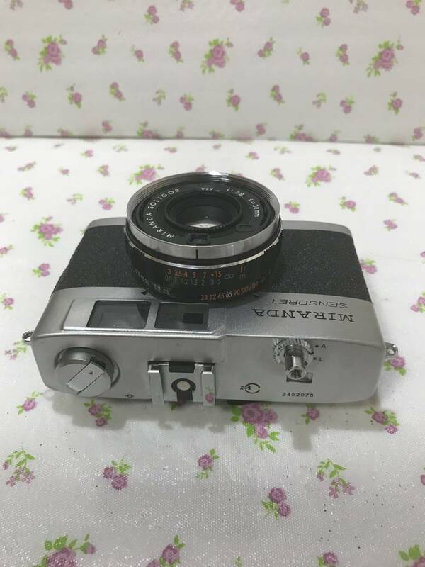 小型金属カメラ　　MIRANDA 38mm f2・8 希少　ジャンク