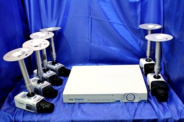 Ikegami ネットワークカメラ IPD-BX300*4台+IPD-BX210*2台+8CHネットワークレコーダー　INR-1008P(HDD無し)*1台 一式 　38810Y