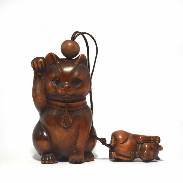 印籠 柘植 猫形 黄楊 繊細彫刻 木製 ネコ 【d26-5_1755】