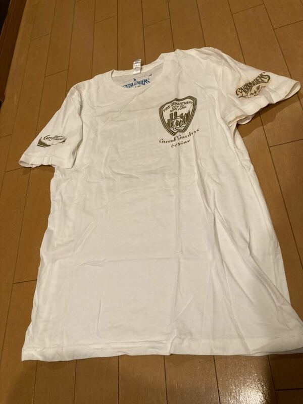CARROLL GARDENS Brooklyn NY.11231 KEEP BACK 200 FEET 白　Mサイズ 半袖Tシャツ 左袖ダメージあり