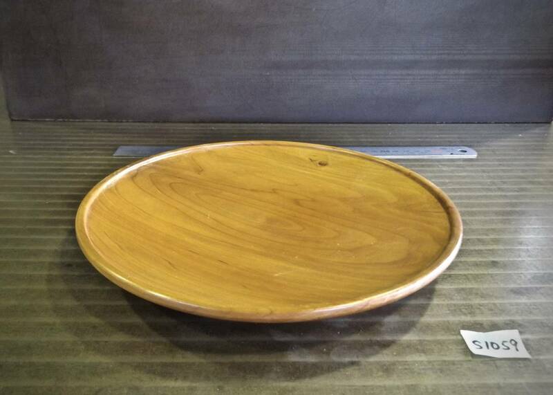 イチイ 手作りのお皿 無垢一枚板からロクロで制作しました。(S1059) 未使用 小皿 漆器 新品 花台 木工旋盤 ウッドターニング