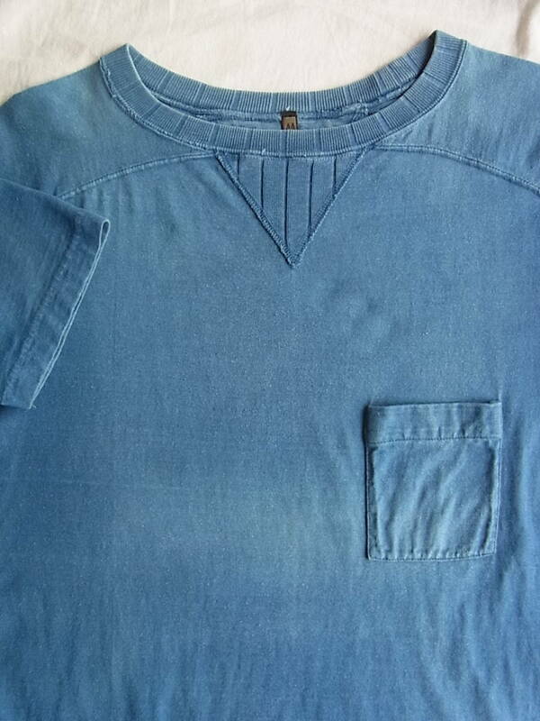 NIGEL CABOURN 　ナイジェル ケーボン　インディゴ染　ガゼット付き　Tシャツ　 サイズ 44　 日本製 色褪せ有り