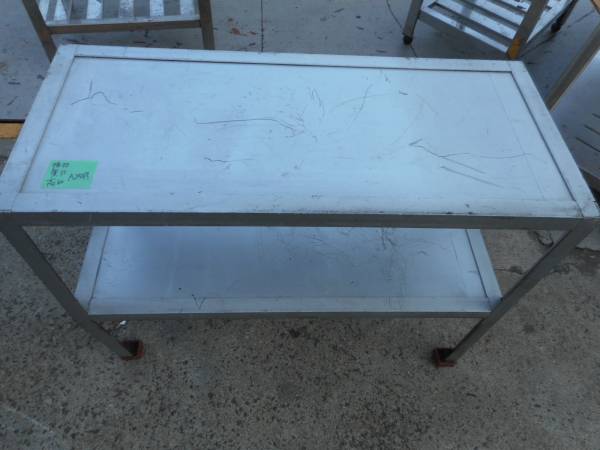 A2549　作業台　幅80ｃｍ奥35ｃｍ高さ60ｃｍ　中古品