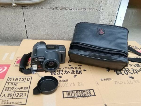 オリンパス　OLYMPUS　IZM300　希少　カメラ 　　　　　　　送料無料