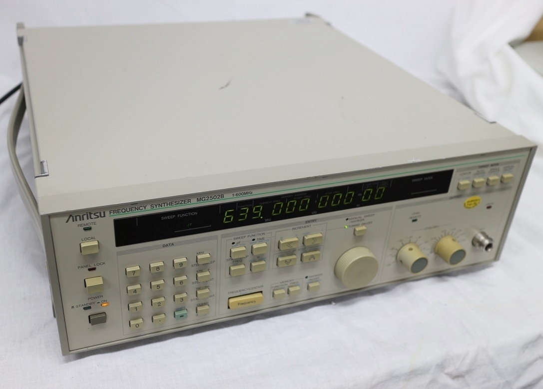 【正常動作品】ANRITSU MG2502B 1Hz-600MHz シンセサイザ/レベルジェネレータ
