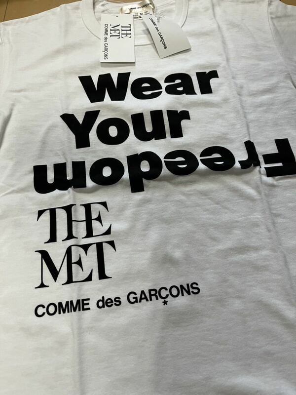 メトロポリタン美術館限定 THE MET 新品・タグ付き COMME des GARCONS コムデギャルソン ロゴTシャツ ナイキ プリュス