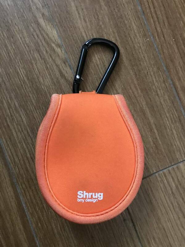SHRUG DESIGN　シュラグデザイン　ポータブルアッシュトレイ　携帯灰皿　オレンジ　おしゃれ　カラナビ　アウトドア　キャンプ