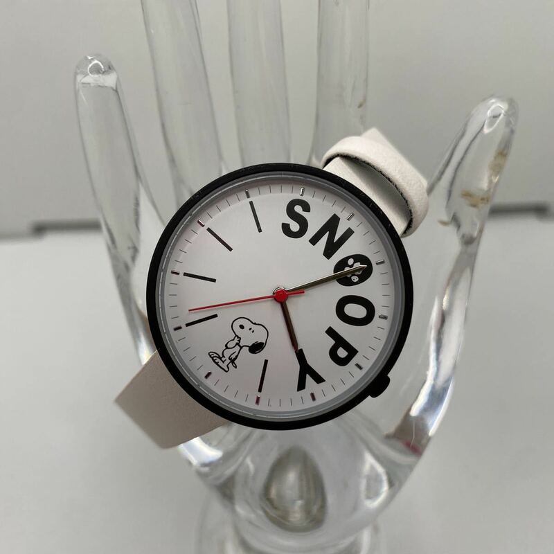 【スヌーピー】シンプル腕時計　ホワイト　新品未使用品
