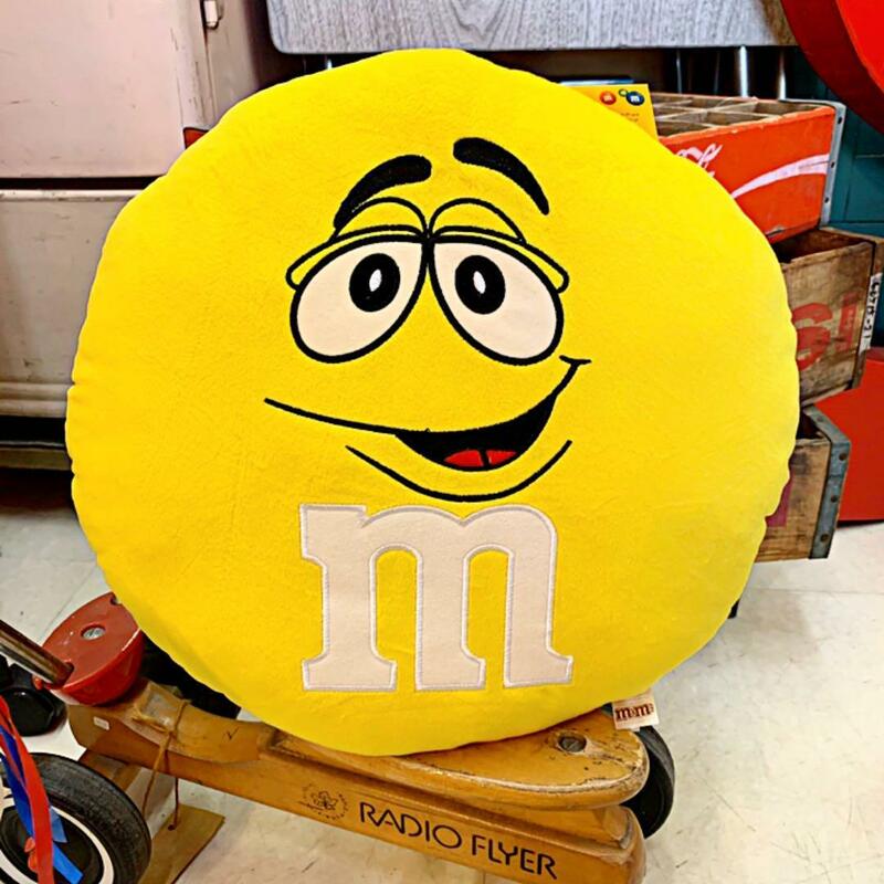 m&m’s エムアンドエムズ クッション (イエロー) インテリア雑貨 エムエム ソファ アメキャラ プレゼントチョコ アメリカン雑貨