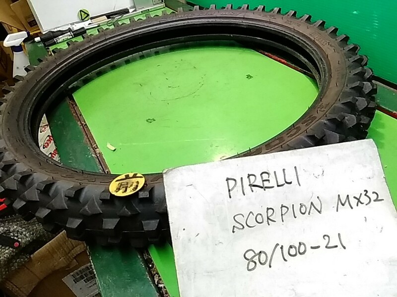 【Twin】　Pirelli ピレリ　MXタイヤ　モトクロスタイヤ　中古　Scorpion Mx52　80/100-21