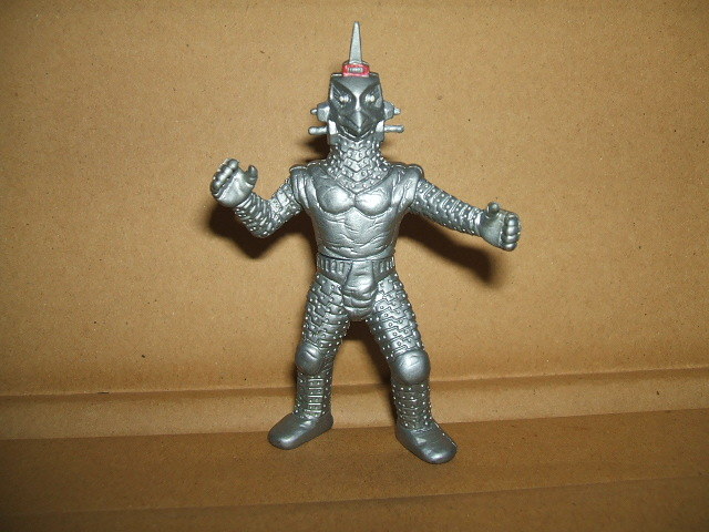 ★HGウルトラマン パート8 宇宙から来た暴れん坊編 ウインダム 凹4