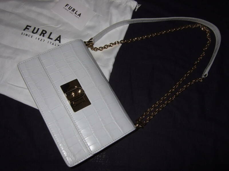 FURLA ミニクロスボディバッグ フルラ　ショルダーバッグ　2WAY　ハンドバッグ　チェーン　型押し　１回USED　美品　ライトグレー　ミニ