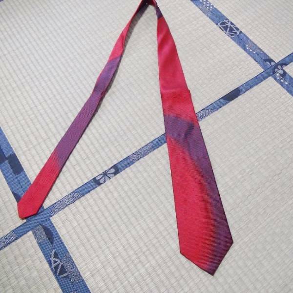 高級　西陣織のネクタイです。　絹１００％