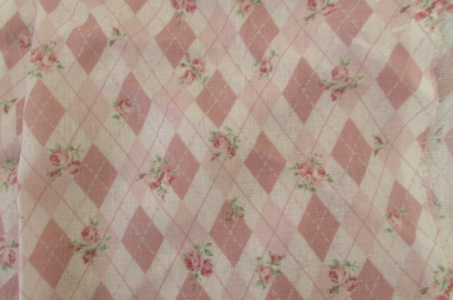 ★綿麻アーガイル花柄　ピンク　１１０ｃｍ幅×１４０　(７６)