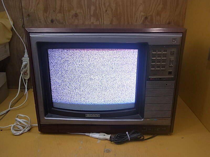 □U/729★ソニー SONY☆ブラウン管カラーテレビ☆トリニトロン TRINITRON☆レトロ アンティーク☆KV-1685R☆ジャンク