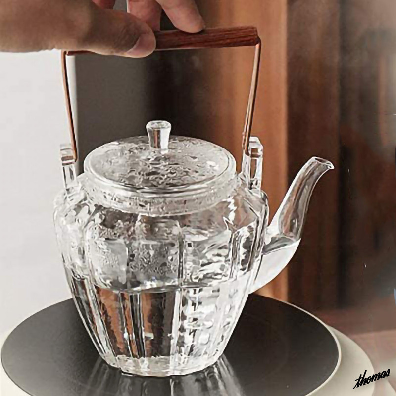 ◆日本茶や紅茶に合うデザイン◆ ティーポット 500ml 楕円型 耐熱 ガラス製 食洗機対応 リラックス 癒し プレゼント 贈り物 お祝い
