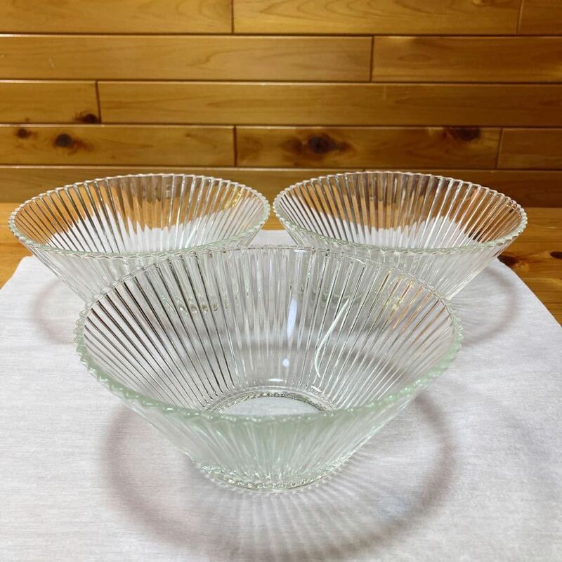 昭和レトロ ガラスの器3個 ガラス食器 そうめん鉢 鉢 レトロガラス ガラス レトロ雑貨 A