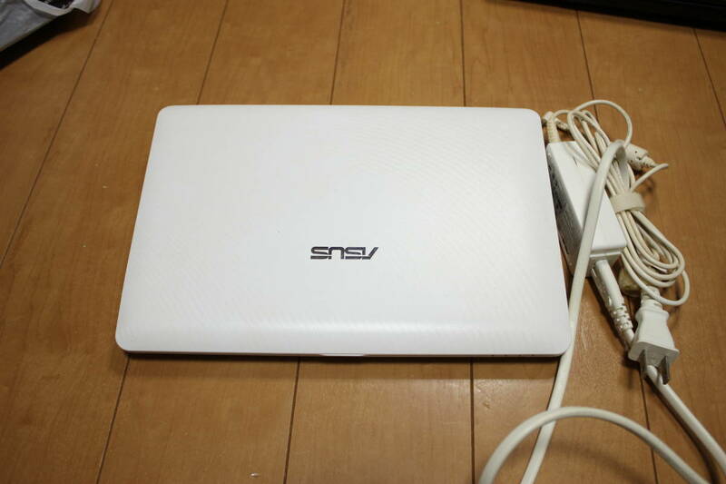 ASUS EeePC 1015PD アダプタ付　k8