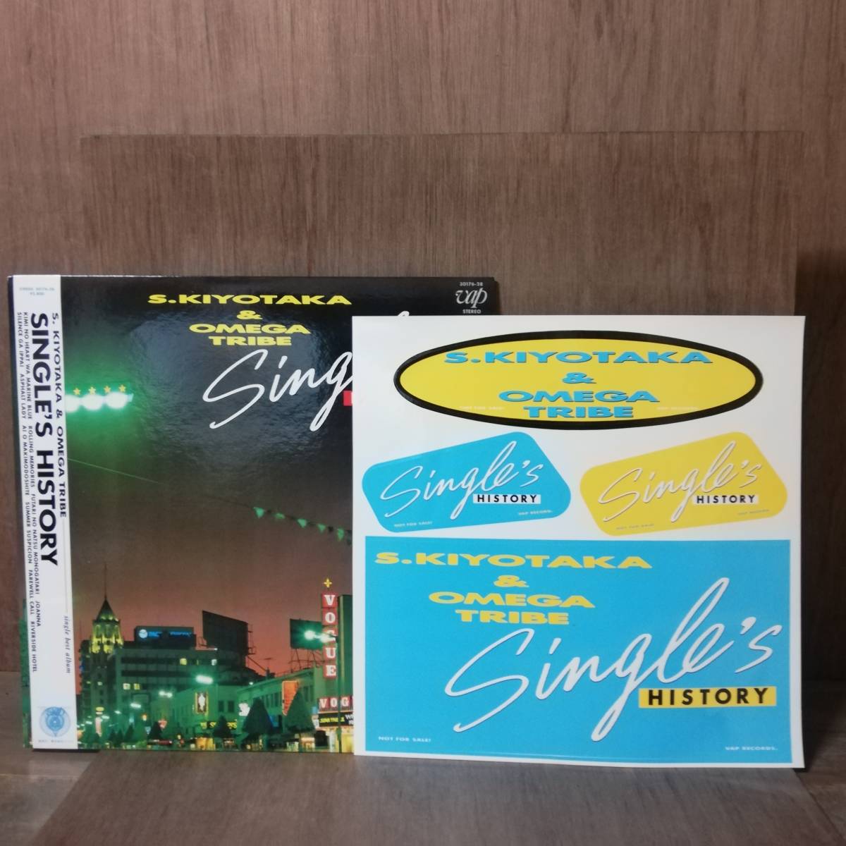LP - ステッカー付き - S. Kiyotaka & Omega Tribe 杉山清貴&オメガトライブ - Single's History シングルス・ヒストリー - 30176-28 - *24