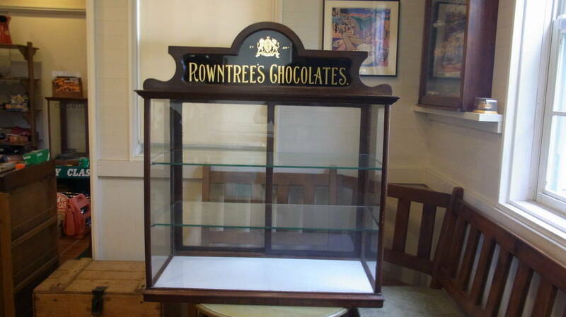 英国　アンティーク　ROWNTREES　CHOCOLATES　CABINET　ロウントリ―　チョコレートケース