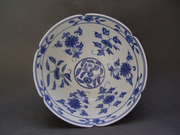 中国 唐物 古瓷 時代物 染付 明代青花花卉紋碗