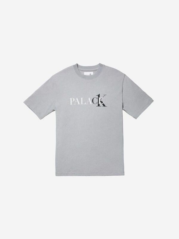 【送料無料】【新品】PALACE × Calvin Klein クルーネック Tシャツ Quarry S ブルーグレー パレス カルバンクライン CK1