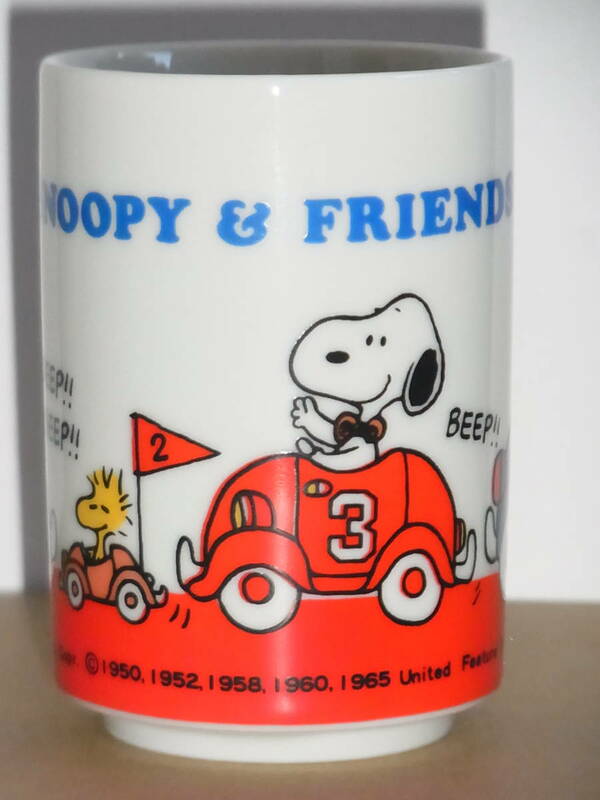 ◎ SNOOPY & FRIENDS スヌーピー 湯飲み 陶器製 高さ:約8.4cm位。口径:約5.8cm位。◎